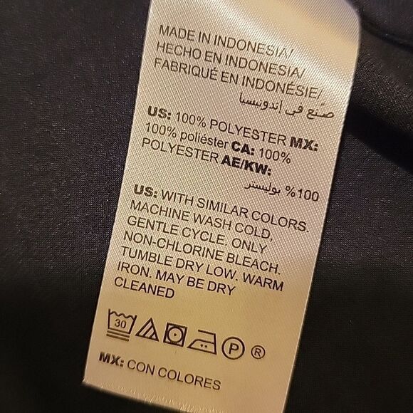 Chico's Black Silky Feel Cap Sleeve T Shirt Sz Small - Picture 9 of 9